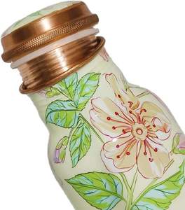 Bouteille d'eau en cuivre à imprimé floral pastel, design botanique, finition crème, étanche, artisanale, réutilisable, grande capacité, portable - Product Image 1