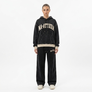 Ensemble survêtement streetwear noir délavé personnalisé avec sweat à capuche oversize et pantalon de jogging large, orné de strass, vente en gros OEM - Product Image 1