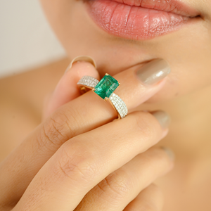 Anillo de Boda de Oro Amarillo K14 Sólido con Esmeralda y Diamantes, Piedra de Nacimiento de Mayo, Venta al por Mayor de Fábrica, Joyería de Gran Demanda - Product Image 2