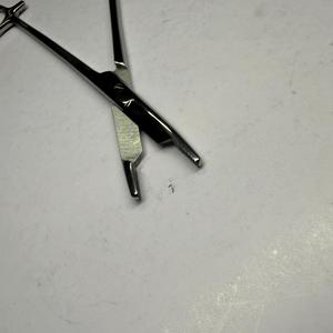 Porte-aiguilles Mathieu manuel multicolore arc-en-ciel en acier inoxydable de haute qualité 14 cm pour maintenir les perles de fixation de fil par Dentavex - Product Image 2