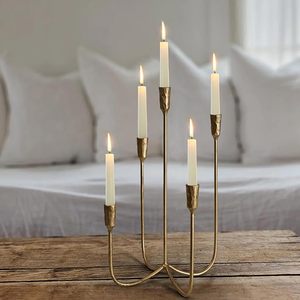 Support de bougie en métal de luxe fait main au design indien, élégant pour la décoration de la maison et des tables de mariage - Product Image 3