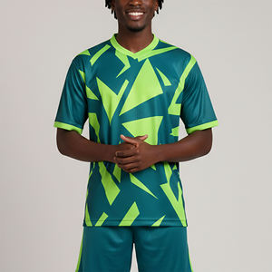 Maillot de football pour homme en polyester 100% de haute qualité, à séchage rapide, sur mesure, avec design par sublimation personnalisé, manches courtes, respirant, en ensemble. - Product Image 1