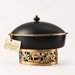 Plat de service décoratif de luxe en acier inoxydable martelé, écologique et durable, avec couvercle et socle à motif ajouré arabe pour aliments - Product Image 1