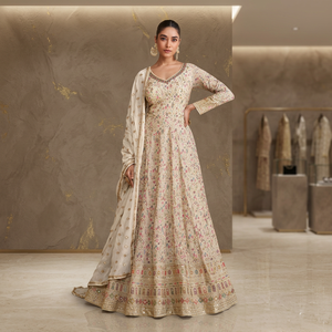 Robe Anarkali longue pour femmes, style traditionnel indien, avec dupatta brodé, coupe ample, idéale pour les mariages. - Product Image 1