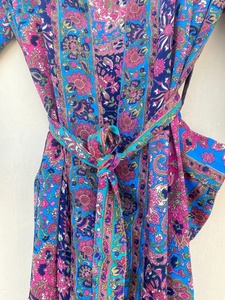 Bleu Soie À La Main Vintage Sari Kimono Robe Robe De Mariée Resort Wear Bikini Wrap Up Robe - Product Image 4