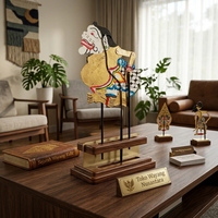 Marionnette de l'ombre Wayang Kulit Semar en cuir indonésien artisanal, décoration de table traditionnelle javanaise, objet d'art ethnique