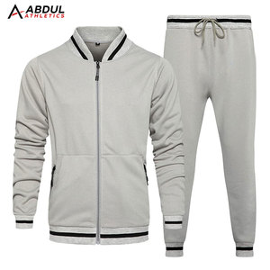Chándal premium para hombre con ajuste cómodo y material duradero, ideal para correr, sesiones de entrenamiento y uso casual. - Product Image 1