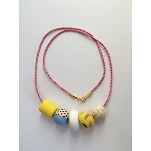 Collier artisanal en perles de résine et de bois écologiques et durables, pour usage quotidien et festif, avec assortiments, RR Enterprises India - Product Image 2