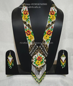 Colorido collar de flecos de cuentas de vidrio tribal en capas y conjunto de pendientes a juego - Product Image 4