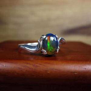 Anillo de compromiso minimalista de ópalo de fuego Halo, plata de ley 925 chapada en oro, engaste de púas, ópalo negro natural Welo, para boda de terceros - Product Image 3