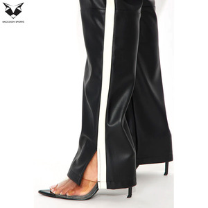 Pantalon en cuir PU noir pour femme avec bande latérale blanche, taille haute, ourlet fendu, style sport chic, sexy, pour clubbing - Product Image 5