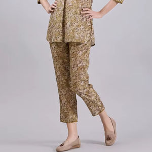 Ensemble coordonné tendance en coton imprimé floral pour femme – Haut confortable et élégant à manches longues avec ceinture et pantalon large - Product Image 1