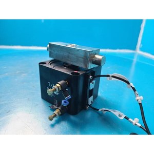 Cilindro de sujeción Lam Research 2300 Exelan Flex45 T/M 2, Cilindro de sujeción 2300 Exelan Flex45 T/M 2 usado tal como está, Legacy Semiconductor E - Product Image 5