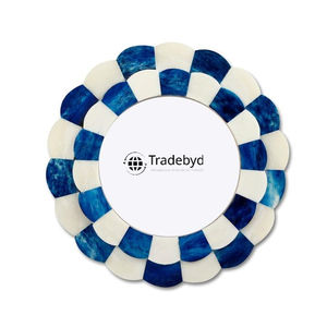 Marco de Fotos Creativo de Lujo Hecho a Mano con Incrustaciones de Hueso, Acabado Brillante y Opción de Logotipo Personalizado - Marco de Diseño Premium por Tradebyd - Product Image 1