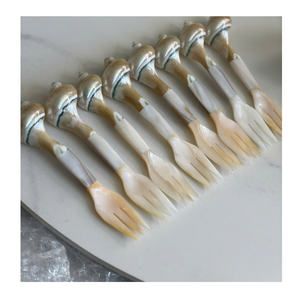 Cuchara de Concha Natural con Mango de Nácar, Vajilla Decorativa Hecha a Mano para Comidas Elegantes - Product Image 3