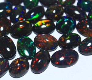 Opale naturelle éthiopienne fumée traitée 5*3mm, cabochon ovale, qualité supérieure, jeu de couleurs, pour la création de bijoux - Product Image 1