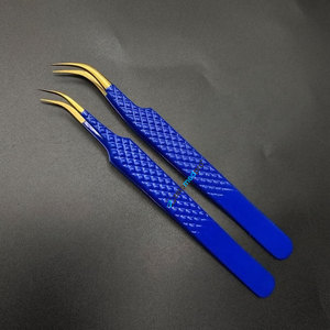 Pince à épiler incurvée en acier inoxydable bleu de haute qualité, testée à la main, avec prise en main robuste, logo personnalisé, durable et professionnelle - Product Image 1