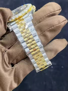 นาฬิกาควอตซ์ผู้ชายหรูหราประดับเพชรโมอิสซาไนต์ สไตล์ฮิปฮอป บลิงค์ พรีเมียม สายสแตนเลสสตีล แฟชั่นสุดหรู - Product Image 2