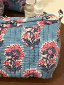 Niharo - Juego de 3 Bolsas de Maquillaje Acolchadas de Algodón con Estampado a Mano, Personalizadas al por Mayor para Mujer, Organizador de Cosméticos y Artículos de Aseo para Viaje, Color Azul - Product Image 4