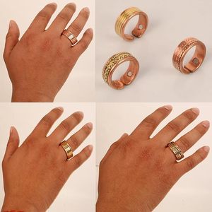 Bagues en cuivre tressées et texturées artisanales – Assortiment de bijoux unisexes ajustables et tendance - Product Image 1