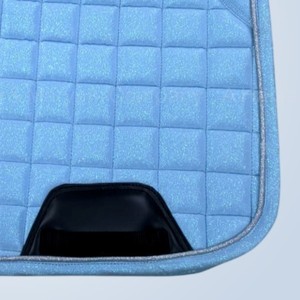 Manta de Silla de Montar Premium Azul Claro Brillante Antideslizante para Doma Clásica, Tela para Silla de Montar, Numnah, Fabricante Mayorista de Equipos Ecuestres para Doma Clásica - Product Image 5