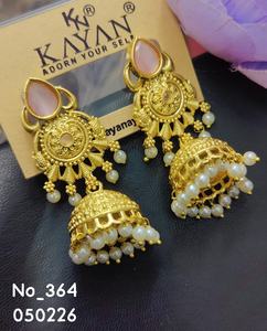 ต่างหูระย้าแบบดั้งเดิมชุบทองพร้อมจี้ห้อยแบบจุมก้าประดับเพชร CZ ดีไซน์เรขาคณิตทันสมัย ขายส่ง - Product Image 5