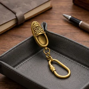 Porte-clés sabot antique en laiton avec breloque chaussure miniature à motif floral, finition bronze doré, anneau porte-clés en métal, cadeau décoratif - Product Image 6