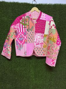 Chaqueta de Algodón Acolchada con Estampado Indio, Chaqueta Boho con Flores de Patchwork Hechas a Mano, Abrigo Reversible Ecológico Ligero con Botones para Mujer - Product Image 4
