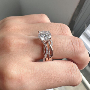 Anillo Cruzado de Cuatro Puntas con Diamante CZ Blanco de Corte Redondo Premium, Joyería Elegante para Esposa, Regalo de Aniversario - Product Image 2