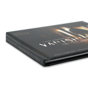 Livre CD relié avec couverture rigide et revêtement mat, avec pochette double disque et pages - Product Image 3