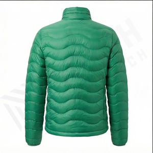 เสื้อแจ็คเก็ตนักขี่ม้าผู้หญิงบุนวมผ้าโพลีเอสเตอร์ปักลายฟองใส่สบายออกแบบได้ตามต้องการ - Product Image 3