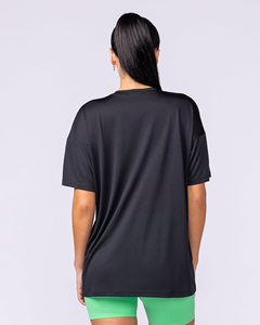 T-shirt ample à col rond et manches courtes noir uni en polyester tricoté respirant pour usage décontracté – Vente en gros - Product Image 4