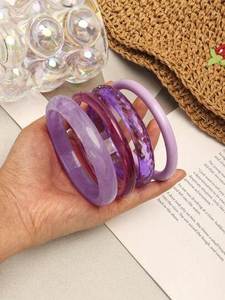Brazalete de Resina de Lujo para Mujer, Hecho a Mano con Materiales de Primera Calidad, Joyería de Resina Artesanal con Diseño Elegante - Product Image 1