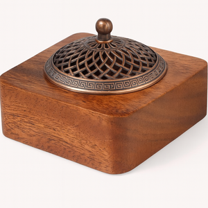 Brûleur d'encens carré en bois moderne, Mabkhara en bois avec finition antique et couvercle filigrané pour Oud et Résine - Product Image 1