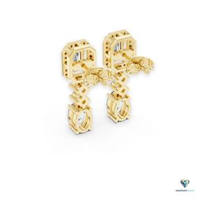 Pendientes de Oro Amarillo de 3.03 TCW con Esmeralda y Diamante Cultivado en Laboratorio con Corte Ovalado en Oro Sólido de 18K - Product Image 2