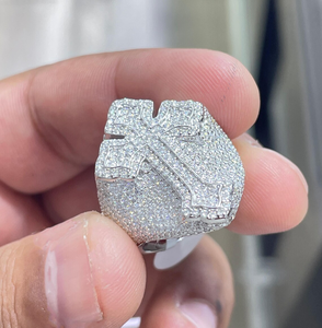 Anillo de lujo de plata de ley maciza chapado en oro rosa con cruz octogonal de moissanita helada para mujer, estilo clásico hip hop con banda de escudo. - Product Image 2