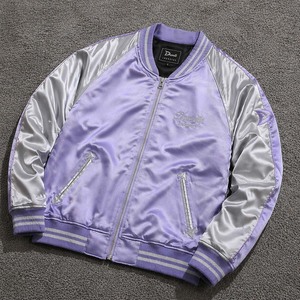Chaqueta Sukajan de satén color lavanda helada de marca privada, bordada con libélulas e iris, estilo bomber, recuerdo japonés - Product Image 1