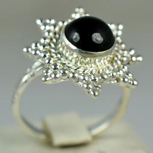 Anillo de Ónix Negro Hecho a Mano, Plata de Ley 925, Engaste de Bisel, Gema Redonda, Joyería Boho, Piedra de Nacimiento de Julio - Product Image 4
