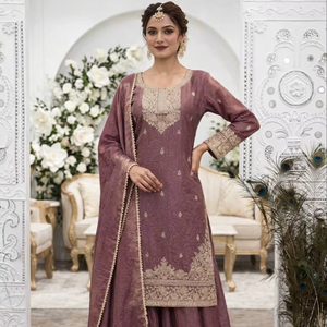 นำเสนอคอลเลคชั่นเสื้อผ้าสำเร็จรูปใหม่ ดีไซน์หรูหรา ปักลายสวยงาม - กางเกงปาลาซโซ พร้อมผ้าคลุมไหล่ - Product Image 1