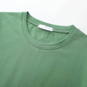 Camiseta básica de cuello redondo para hombre, 100% algodón, para mayor comodidad, durabilidad y atuendos diarios sin esfuerzo. - Product Image 5