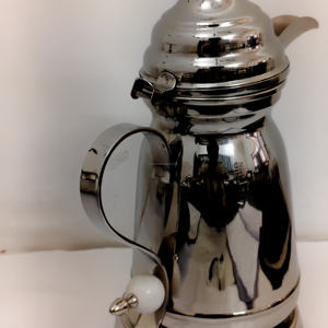 Base Calentadora Premium para Cafetera Árabe Dallah Plateada - Diseño Clásico 1L, Tetera Ecológica con Detalles de Mármol Blanco para Buffets y Eventos - Product Image 5