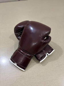 Guantes de Boxeo de Cuero Profesionales con Logotipo Personalizado, Cierre de Gancho y Bucle, para Entrenamiento y Combate, Todas las Tallas y Colores - Product Image 3