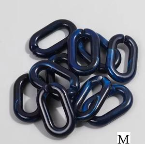 Decoración de pared con cadena de eslabones de resina ecológica personalizada, la decoración colgante de pared y habitación más adorable, con tamaño y color personalizados. - Product Image 1