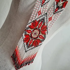 Collar de cuentas ucraniano de alta calidad, blanco y rojo, estilo étnico, con motivos florales, joyería tradicional folclórica para bodas y fiestas. - Product Image 6