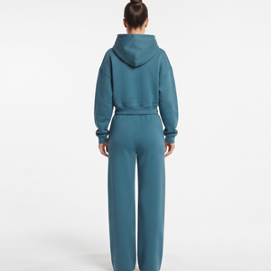 Ensemble de survêtement pour femme personnalisé, comprenant un sweat à capuche court épais et un pantalon, en tissu personnalisé, deux pièces, coupe décontractée, pour tenue décontractée - Product Image 3
