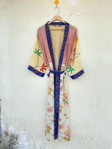 Robe Kimono en soie beige et blanche Robe de chambre Kimono Vintage Robe - Product Image 3
