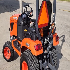 รถแทรกเตอร์ Kubota BX2380 ขับเคลื่อน 4 ล้อ สำหรับสวน ไร่นา เกษตรกรรม พร้อมชุดเกียร์ มอเตอร์ เครื่องยนต์ และชิ้นส่วนหลัก - Product Image 6