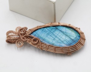 Pendentif en labradorite naturelle AAA+++ avec enroulement en fil de cuivre, bijou artisanal en pierre précieuse, taille libre, pendentif en cristal de guérison - Product Image 5