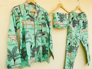 Conjunto de Pijama de Algodón para Mujer con Botones, Estampado a Mano con Bloques de Algodón Indio, Pijama para Dormir con Camisa y Pantalón Corto - Product Image 4