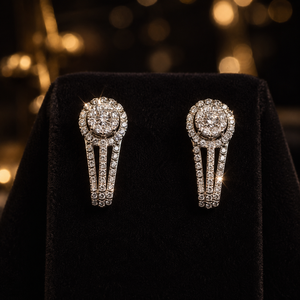 Pendientes de Aro Huggie de Lujo en Oro Blanco de 14K con Baño de Rodio Natural, Diseño Halo Doble Pavé, Joyería Fina para Mujer, Novia, Boda - Product Image 2